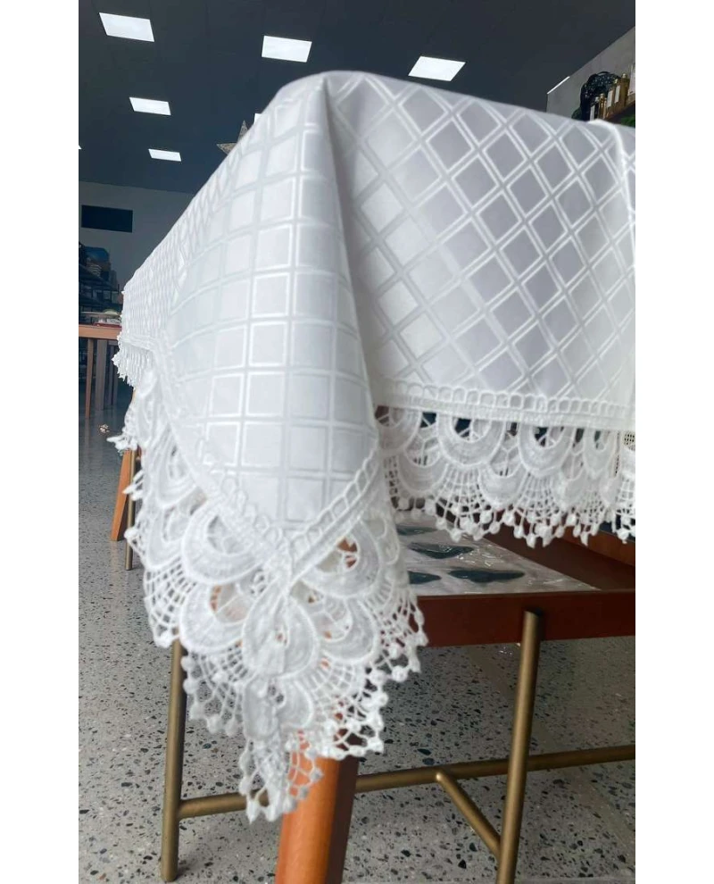 Toalha De Mesa Jacquard com Renda